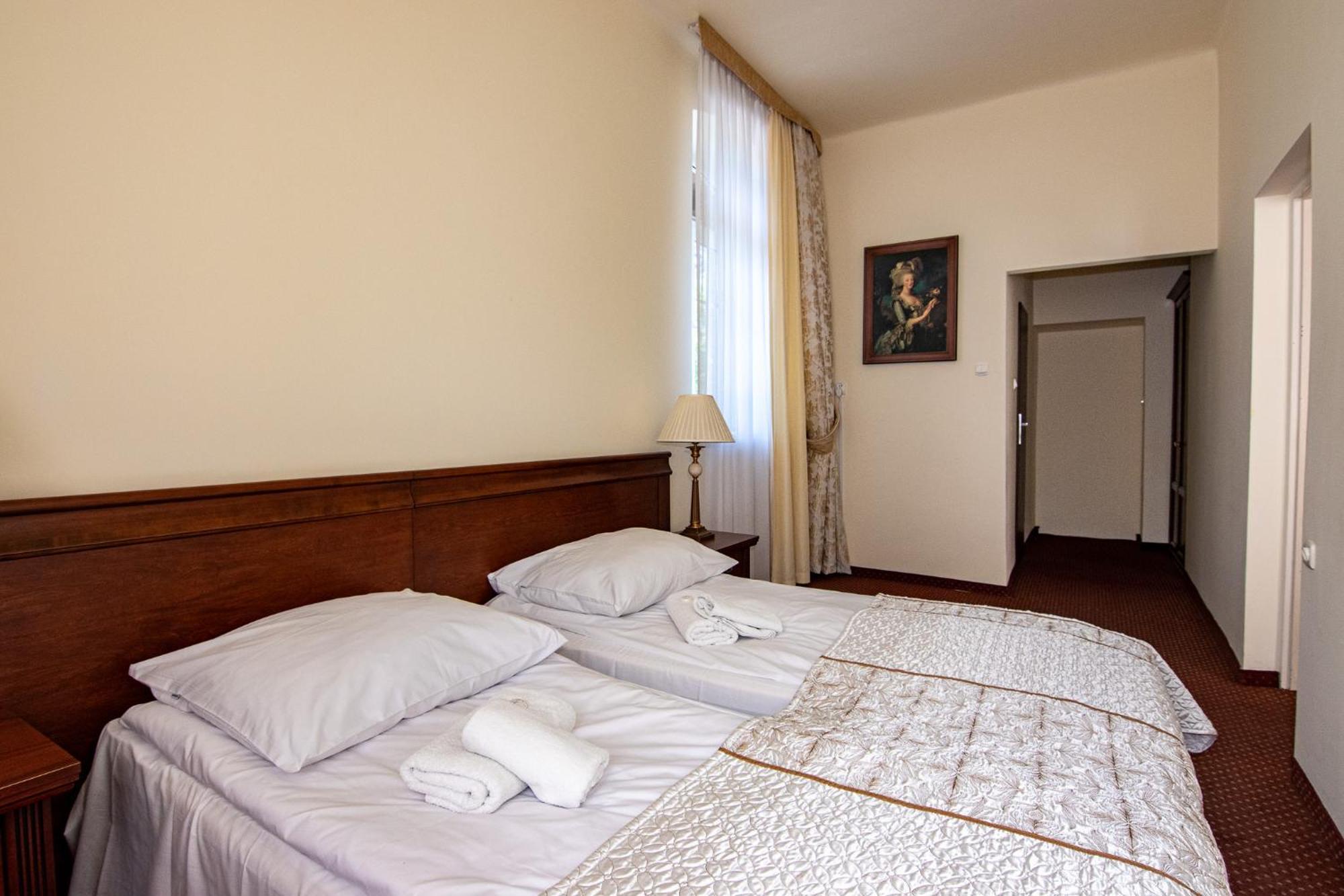 Savoy Bed and Breakfast Spała Εξωτερικό φωτογραφία